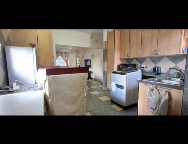 3 BEDROOM HOUSE FOR SALE IN WYCHWOOD
